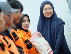 Aksi Ramadan dengan Cinta, Melinda Aksa Salurkan Sembako ke Petugas Kebersihan