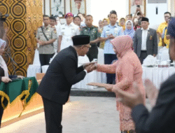 Apiaty, Politisi Golkar Bergelar Profesor Dilantik sebagai PAW Anggota DPRD Makassar
