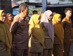 Sekcam Ujung Pandang Pimpin Apel Pagi, Tekankan Kedisiplinan ASN dan Kebersihan Lingkungan