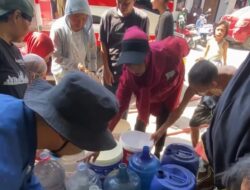 BPBD Makassar Kolaborasi Lintas Sektor Salurkan Air Bersih Untuk Warga Terdampak Kekeringan di Biringkanaya